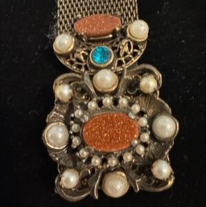 1940s gorgeous sandstone Pearl bracelet.